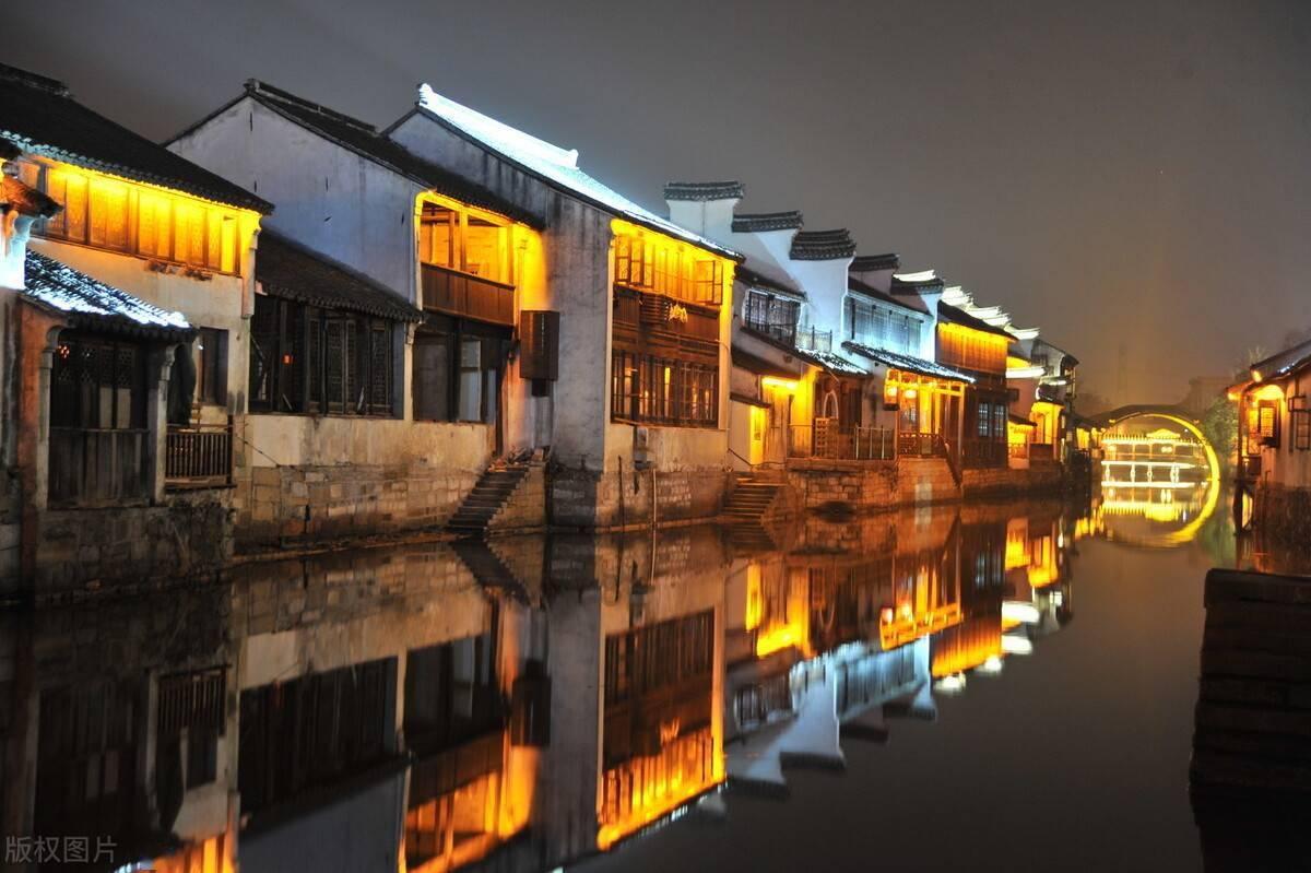 救援旅行男孩